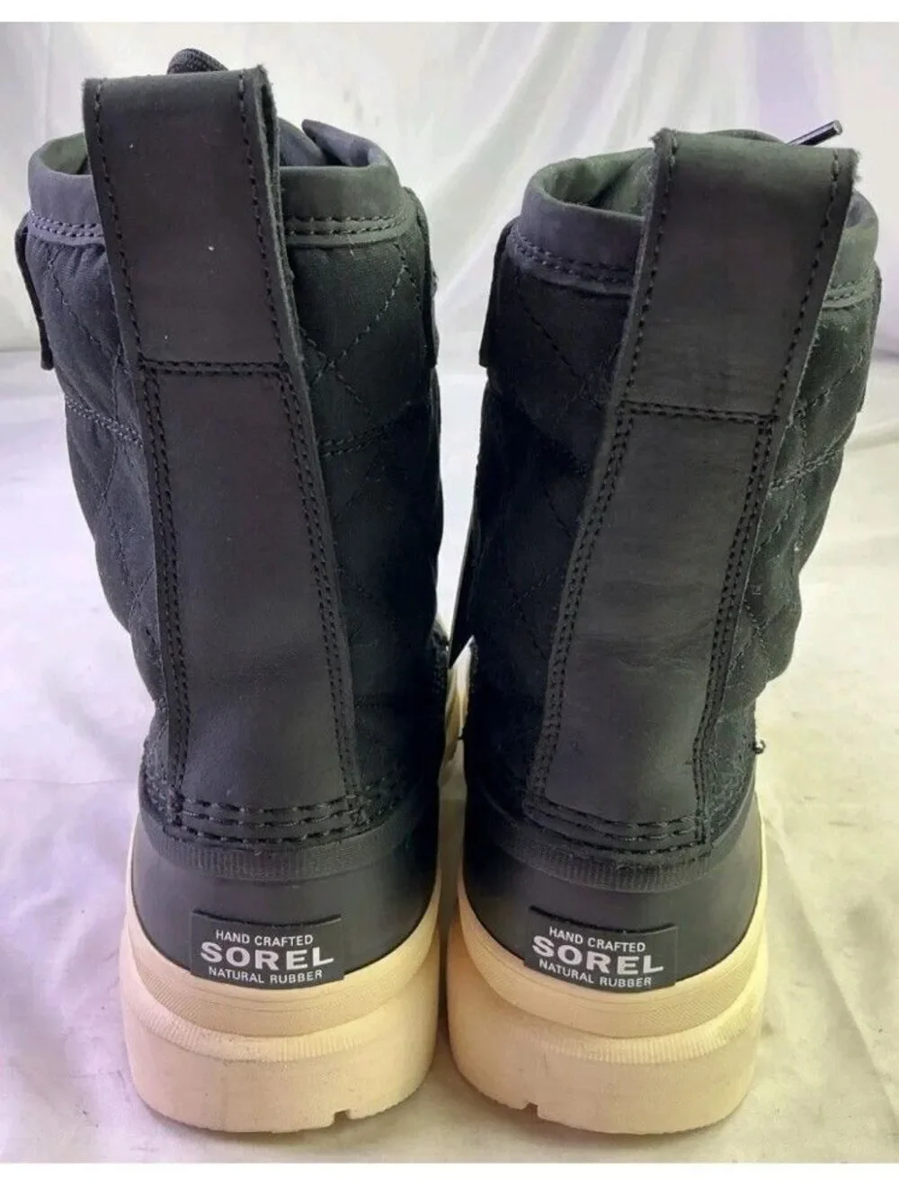 Size 8 Sorel Waterproof Winter Boots Black and White Rubber Sole Size 8